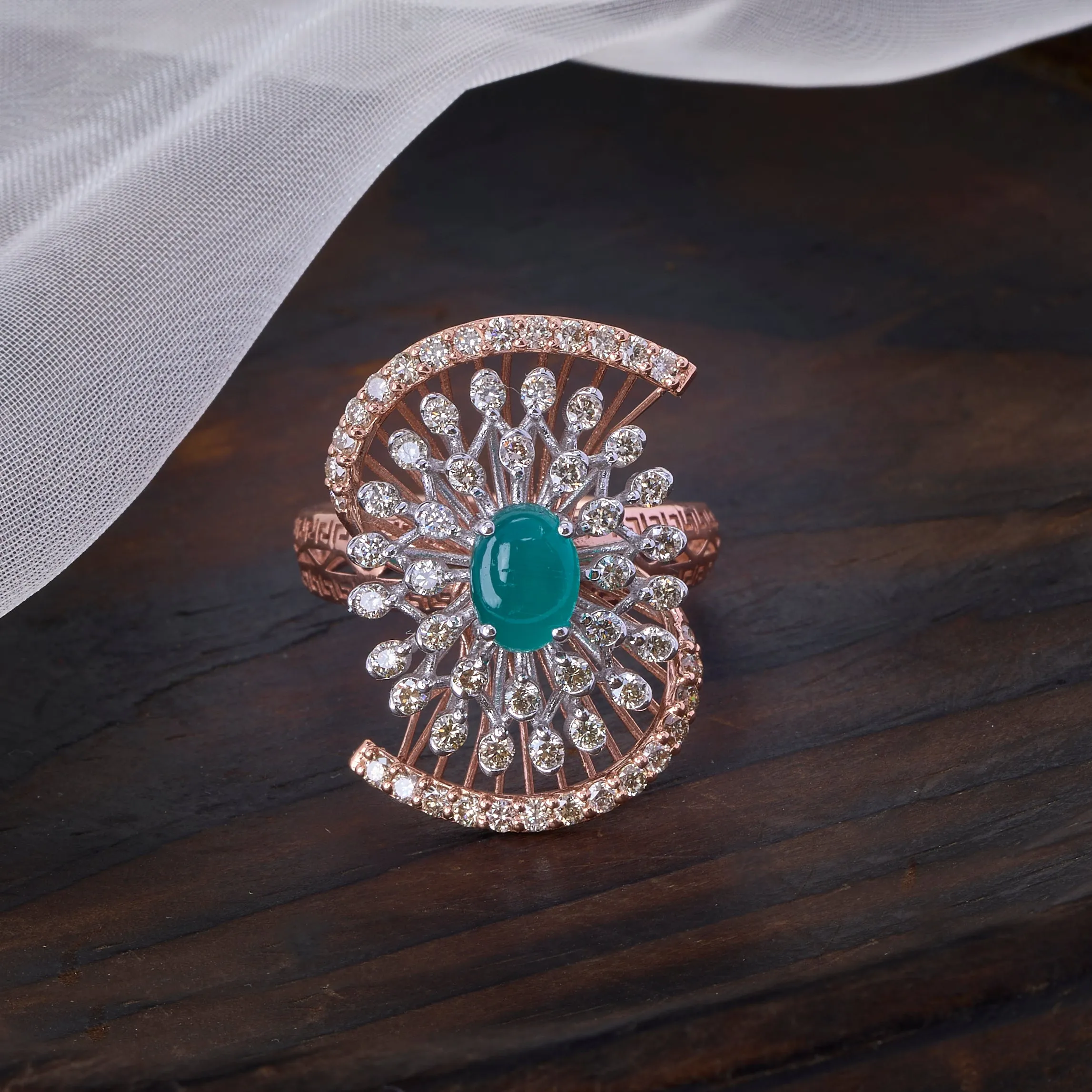 Emerald Diamond Art Deco Ring | Classic Fan Design