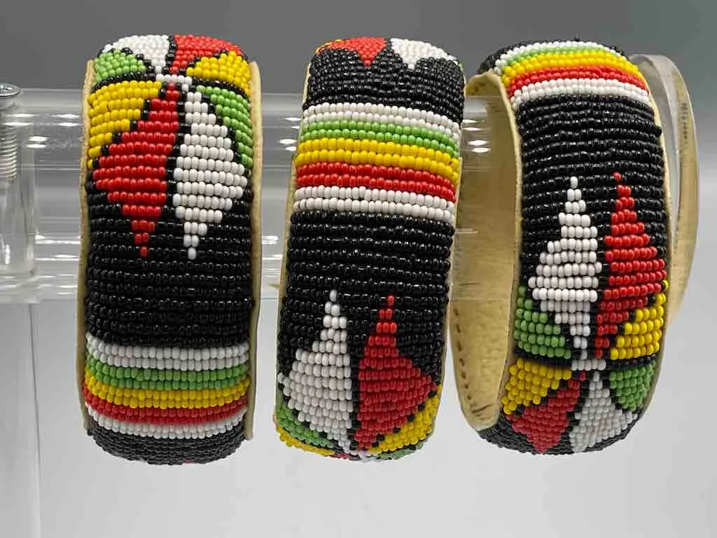 Flower Design Wide Beaded Leather Bracelet - Mali