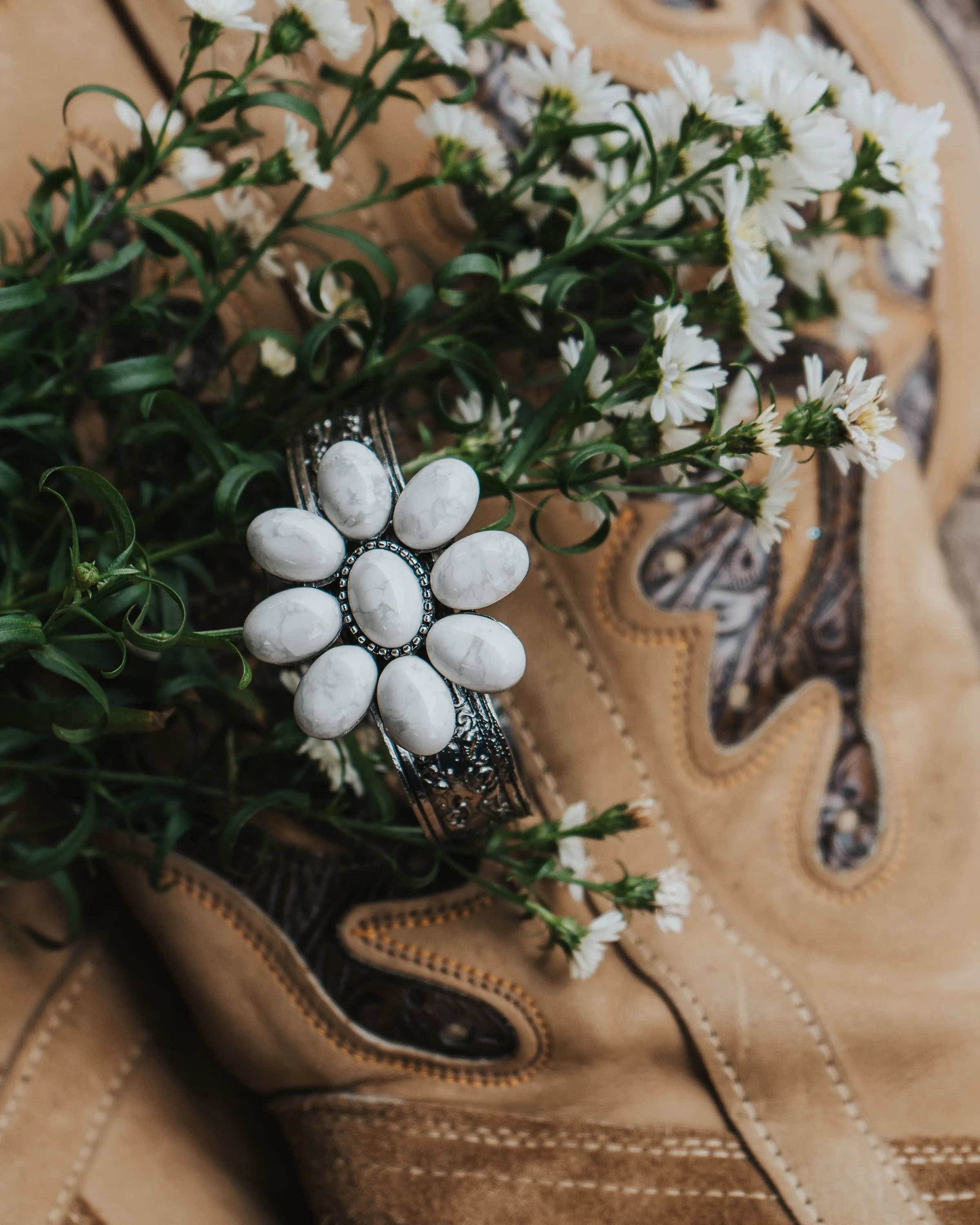 In Bloom Bracelet – White